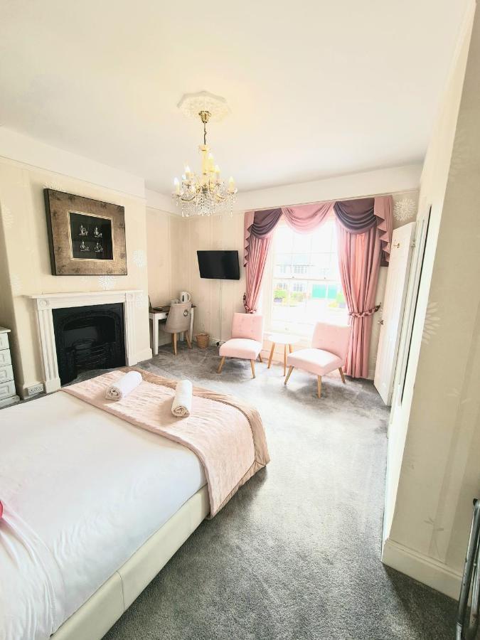 Beaufort Lodge - Central Location & Free Parking Тонтон Екстер'єр фото