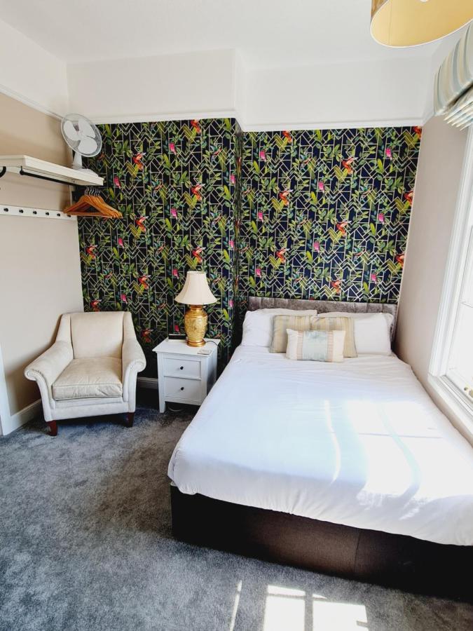 Beaufort Lodge - Central Location & Free Parking Тонтон Екстер'єр фото