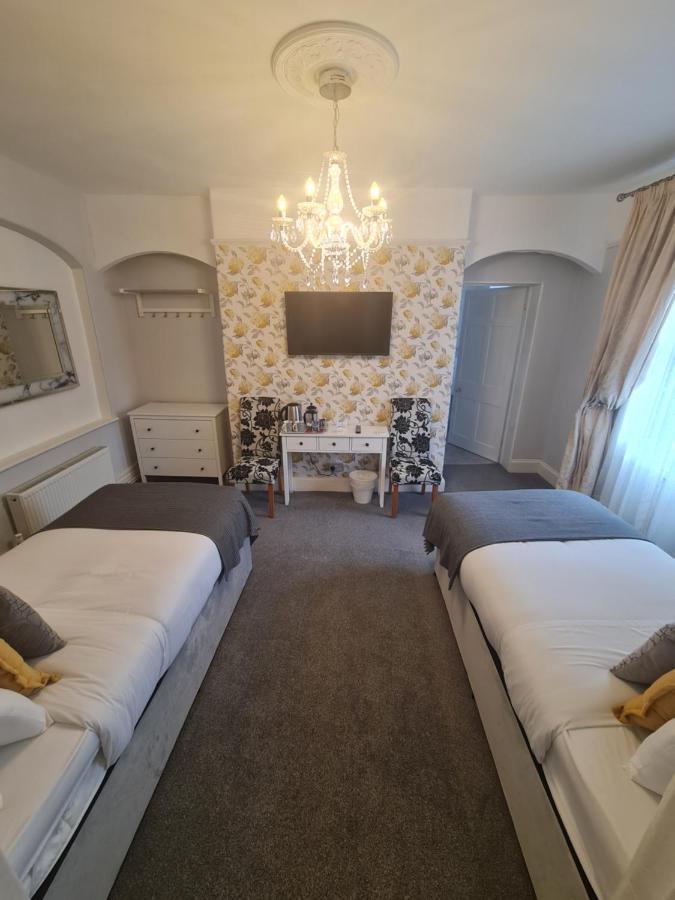 Beaufort Lodge - Central Location & Free Parking Тонтон Екстер'єр фото