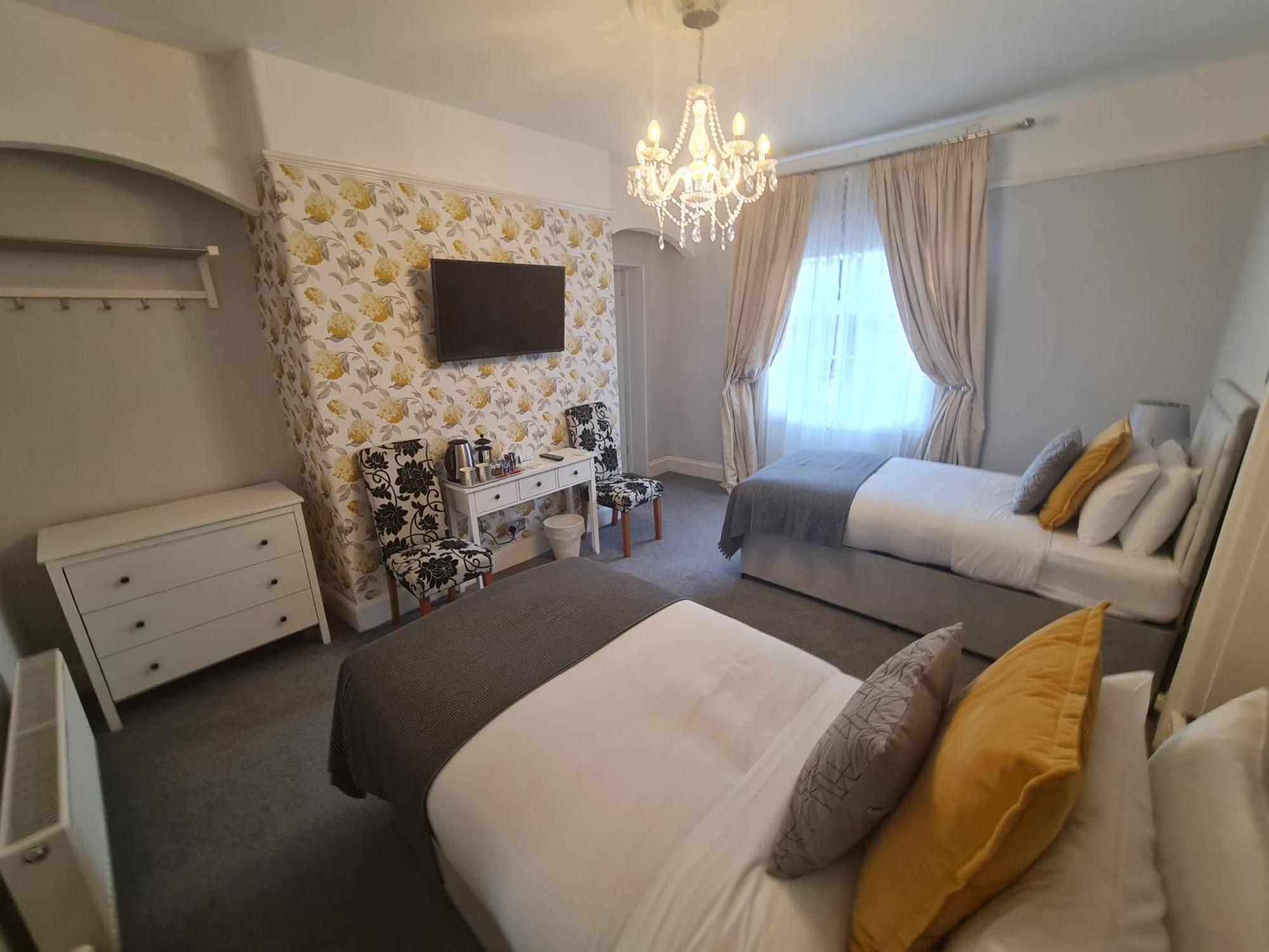 Beaufort Lodge - Central Location & Free Parking Тонтон Екстер'єр фото