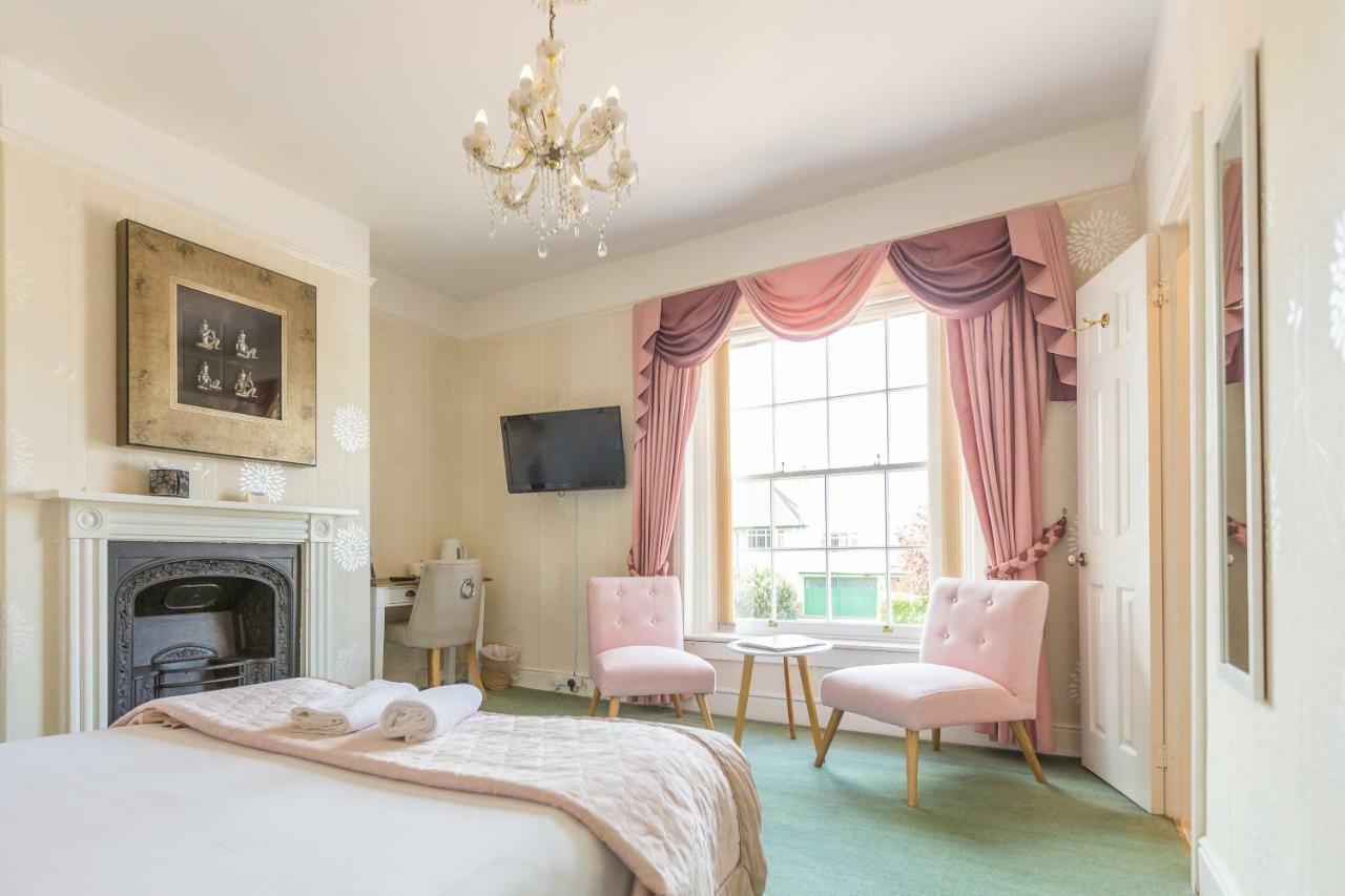 Beaufort Lodge - Central Location & Free Parking Тонтон Екстер'єр фото